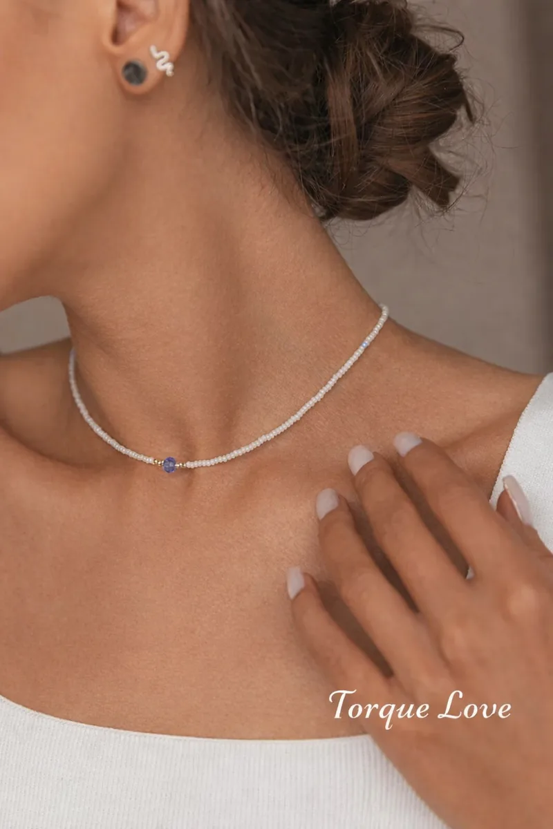 Neck choker made of beads jewelry