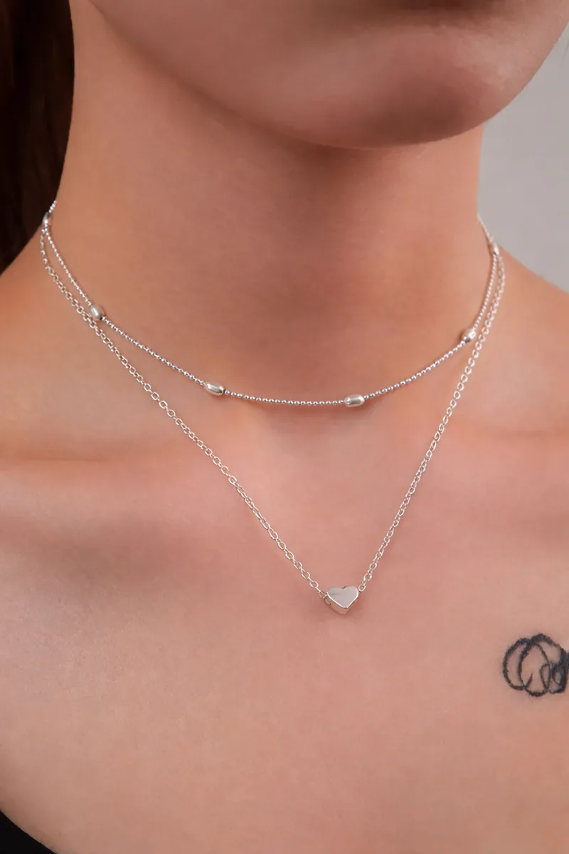 Women's neck chain in silver with a heart