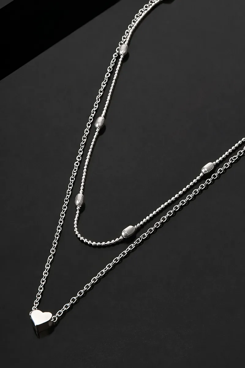 Women's neck chain in silver with a heart