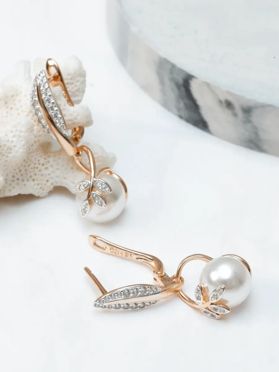 Earrings with pearls, gilded