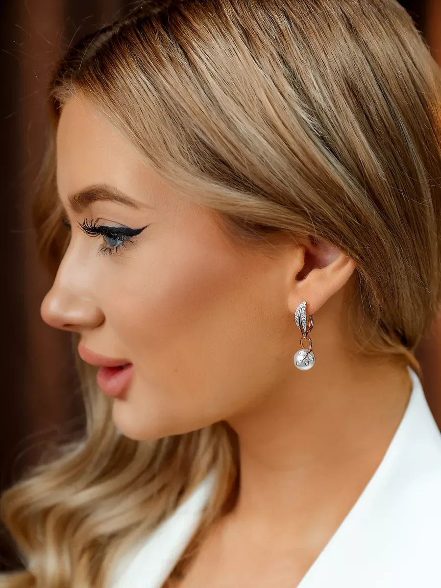 Earrings with pearls, gilded