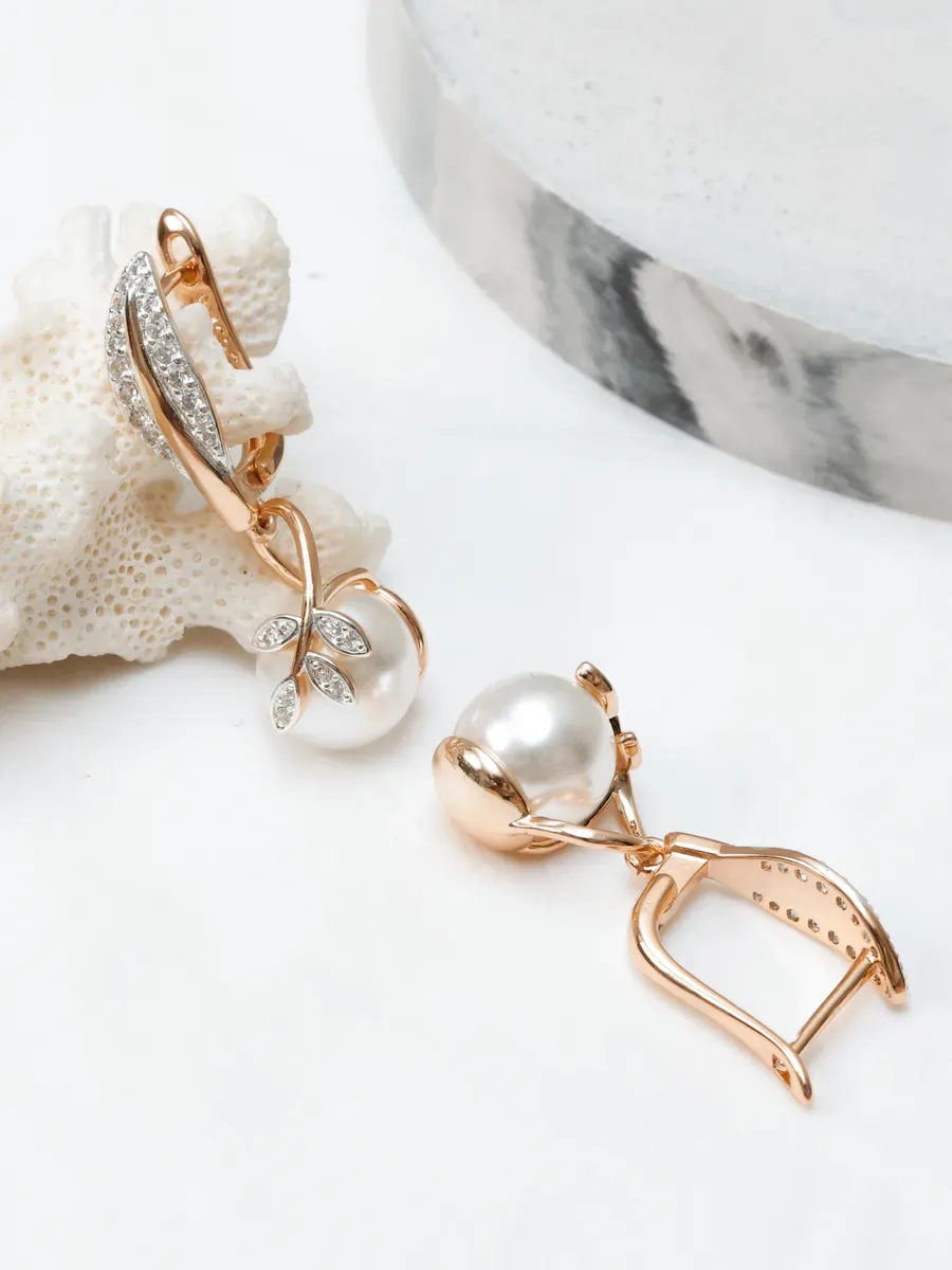 Earrings with pearls, gilded