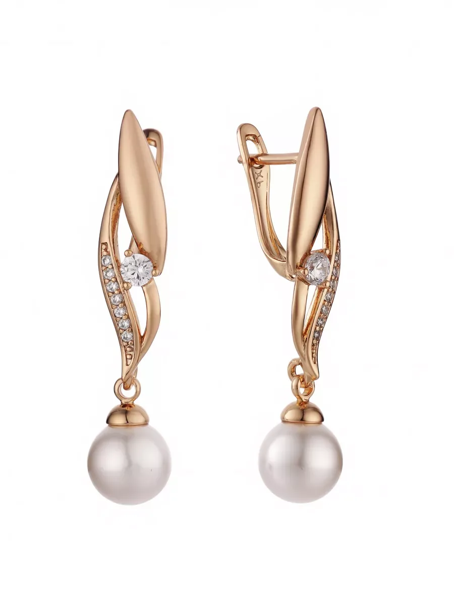 Pearl earrings with gold effect
